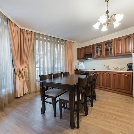 Vazov Residence , Two Bedroom Top Centre Apartment Варна Экстерьер фото