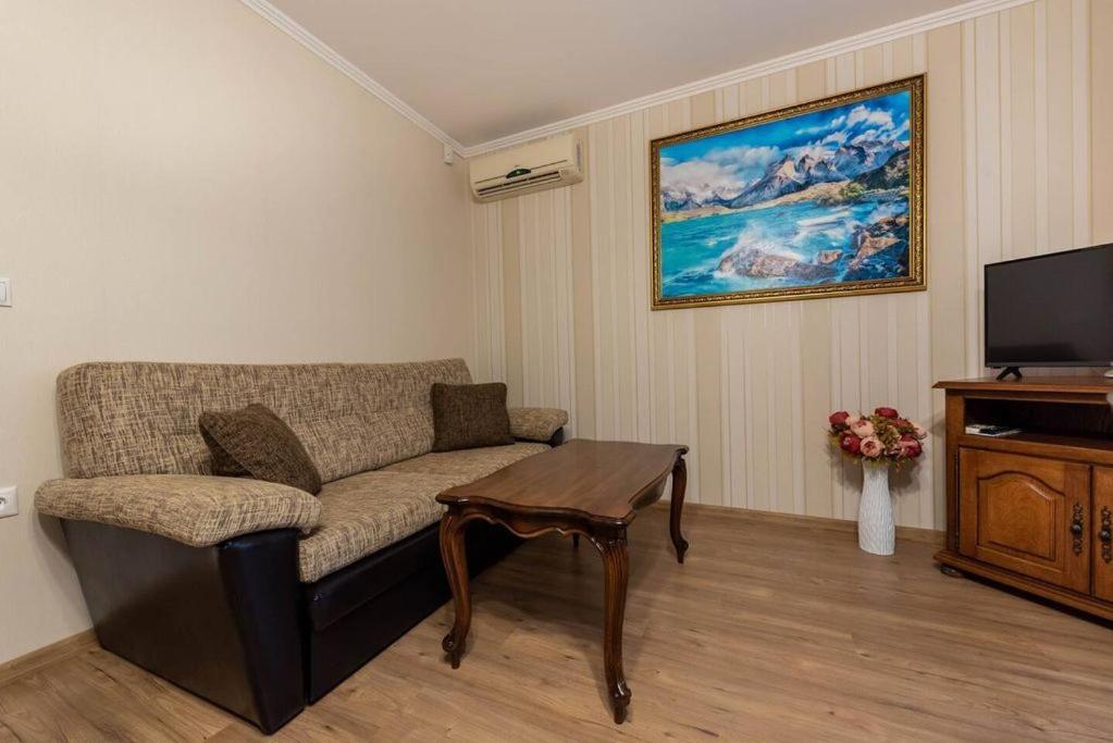 Vazov Residence , Two Bedroom Top Centre Apartment Варна Экстерьер фото