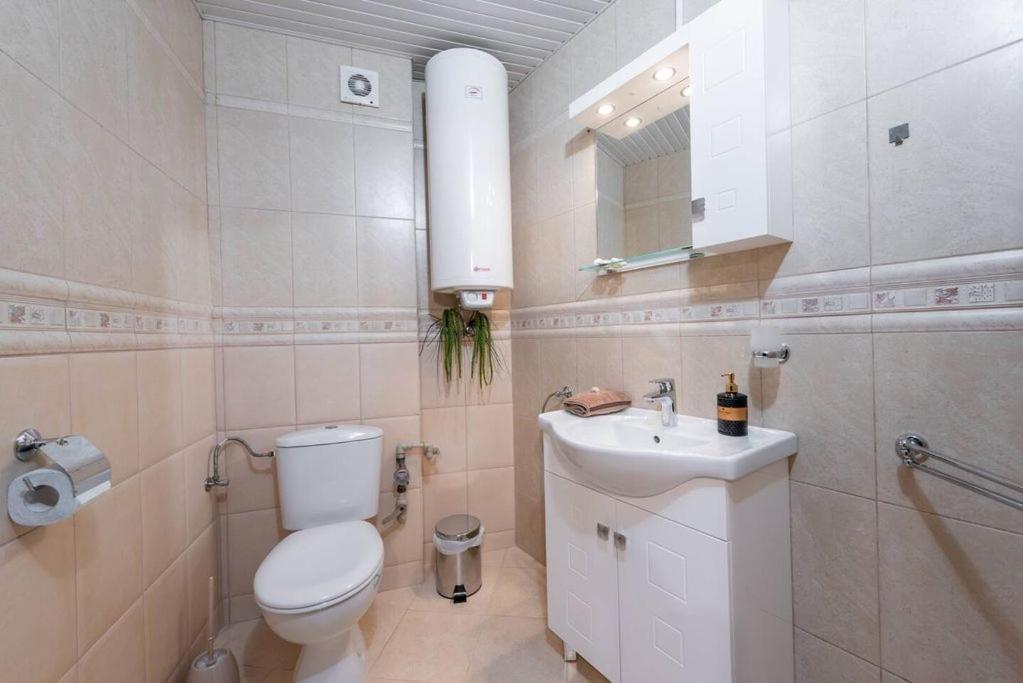 Vazov Residence , Two Bedroom Top Centre Apartment Варна Экстерьер фото