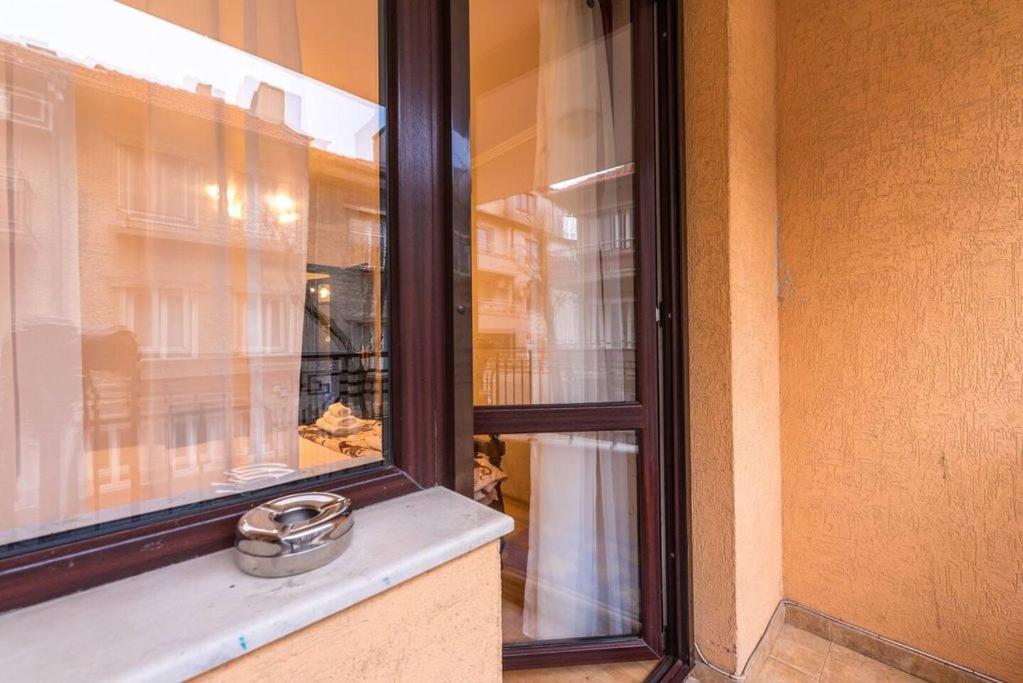 Vazov Residence , Two Bedroom Top Centre Apartment Варна Экстерьер фото